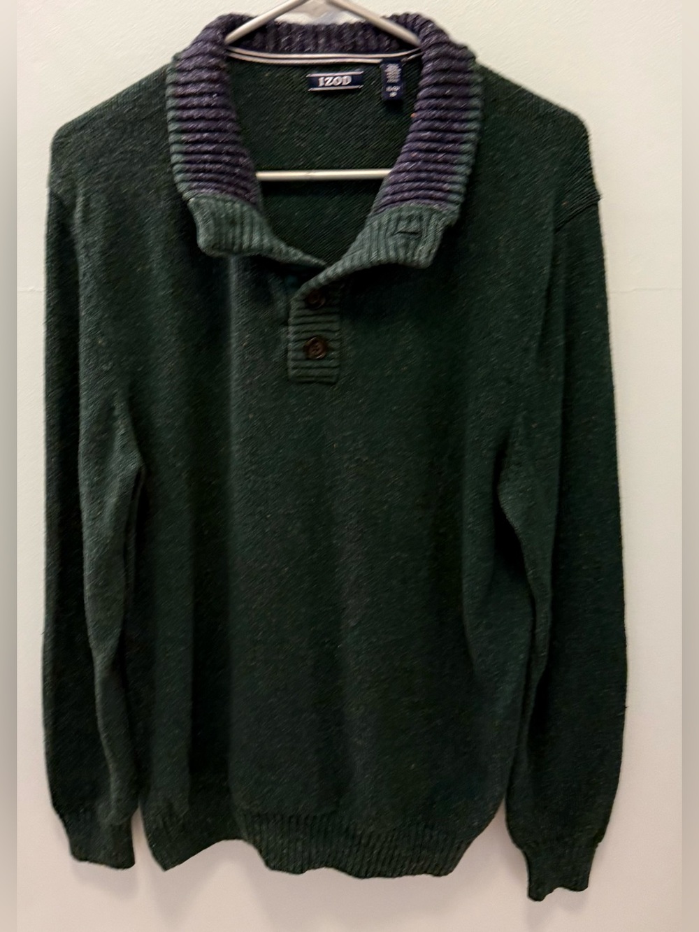 Izod Men's Dark Green V-Neck Shawl Collar Sweater with Ribbed Navy Trim